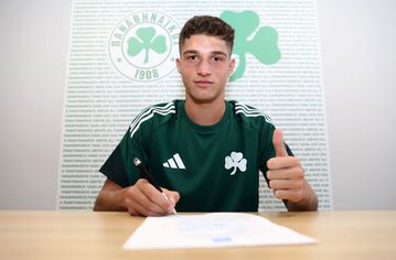 Πρώτο επαγγελματικό συμβόλαιο στον Παναθηναϊκό για τον νεαρό Φώτη