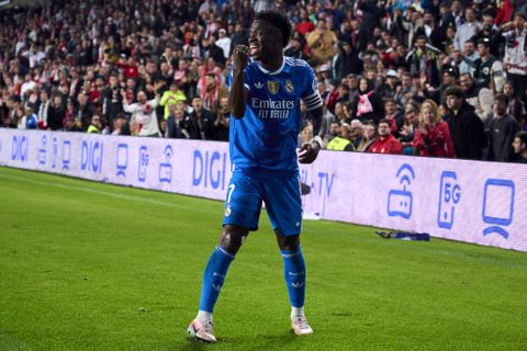 Νέα επεισόδια από τον Βινίσιους: Ειρωνείες σε οπαδούς και αμφισβήτηση στον Τσάμπι Αλόνσο (vid)