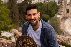 Ο Τζόκοβιτς γιόρτασε τον 101ο τίτλο του στην Ακρόπολη με... 101 σκυλιά Δαλματίας (pic)