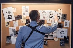 Μετά τα Χανιά, οι Αρχές έχουν ξεκινήσει έρευνες για εγκληματική οργάνωση σε Μύκονο, Τήνο, Σύρο και Αθήνα