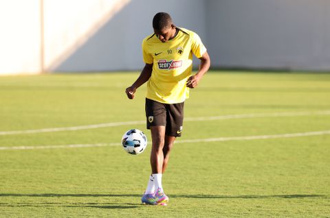 Ο Ζίνι έμεινε στην Αθήνα και έχει την πιο σημαντική δουλειά