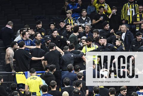 Ένταση στις κερκίδες στον αγώνα της Φενέρμπαχτσε με την Μακάμπι - Ποια ήταν η αιτία