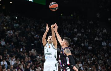 Ο Σλούκας προσπέρασε τον Σπανούλη και έγραψε ιστορία στα τρίποντα της Euroleague