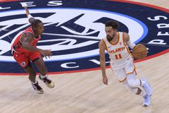 Πέρασαν από το Λος Άντζελες οι Χοκς, υπέταξαν τους Κλίπερς