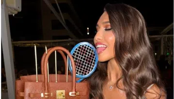 Γνωστή τενίστρια «αναστατώνει» με αποκαλυπτικό μπικίνι (pics)