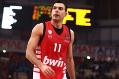 Η Ρεάλ καραδοκεί, αλλά ο Σλούκας θέλει Ολυμπιακό!