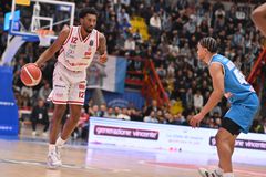 Δύσκολη νίκη για την Αρμάνι Μιλάνο επί της Νάπολι