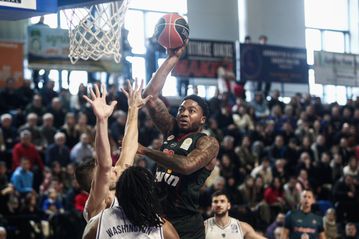 Το Top-10 της Stoiximan GBL με κορυφαίο Σαμοντούροφ και... superman Τζόουνς (vid)