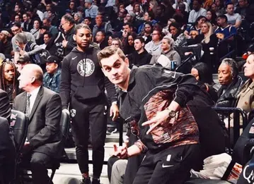 Ο πιο... σαδιστής μαφιόζος της Νέας Υόρκης είναι στην πραγματικότητα ο «πετσετάς» των Μπρουκλιν Νετς!