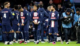 Ανω κάτω τα αποδυτήρια της Παρί μετά την ήττα από τη Μονακό, σε έξαλλη κατάσταση ο Νεϊμάρ (vid)