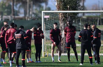 Σαλερνιτάνα: «Θα μας βοηθήσει ο Μανωλάς» - Φουλ επίθεση στη διοίκηση από τον Ιντσάγκι