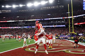Ξανά πρωταθλητές του NFL οι Κάνσας Τσιφς και ο Γιώργος Καρλαύτης - Νίκησαν στην εκπνοή το Σαν Φρανσίσκο (vids)