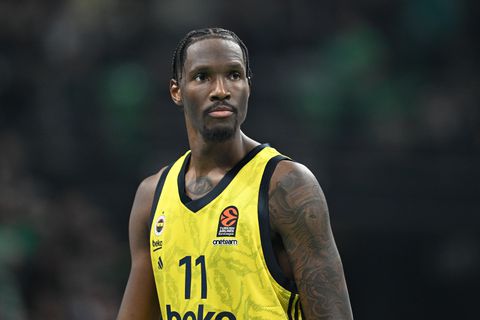 Μίδας Χέιζ-Ντέιβις: Το ηγεμονικό συμβόλαιό του με τον Παναθηναϊκό