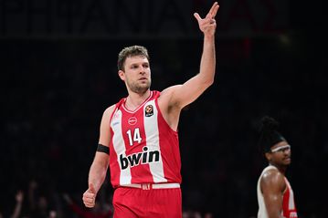 Το killer instict του Βεζένκοφ που κινείται σε ρυθμούς MVP με τον Ολυμπιακό