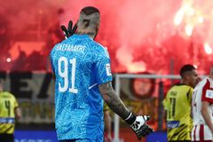 Οι εντυπωσιακές επεμβάσεις του Πασχαλάκη που κράτησαν όρθιο τον Ολυμπιακό στο πρώτο ημίχρονο (vids)