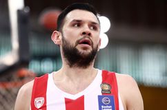 Αγωνία για Παπανικολάου