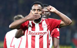 Νίκησε και την ΑΕΚ και τη διαιτησία!