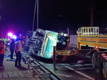 Ανατράπηκε το πούλμαν τουρκικής ομάδας - Νοσηλεύονται σοβαρά δύο άτομα