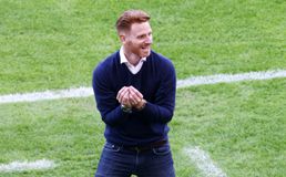 Πρώην προπονητής του Βόλου τσακώθηκε με δημοσιογράφο: «Ρώτα τη γυναίκα σου αν δεν είναι πιο ευτυχισμένη όταν λείπεις από το σπίτι»