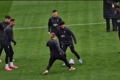 Ο Τσιμίκας έκανε ποδιά στον Σαλάχ και «τρελάθηκε» (vid)