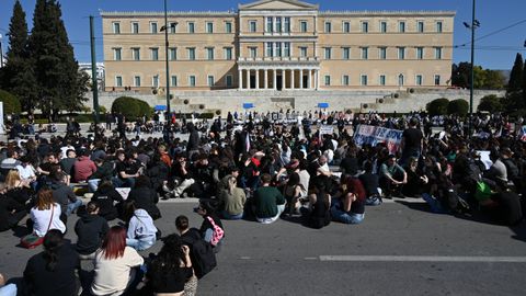 Τέμπη: Σειρά εκδηλώσεων την Πέμπτη (13/3) – Συναυλίες και συγκεντρώσεις σε πλατείες