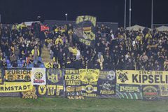 «Κίτρινη» επιδρομή στη Σλοβενία: Οι οπαδοί της ΑΕΚ κατέκλυσαν το γήπεδο της Τσέλιε (Vid)