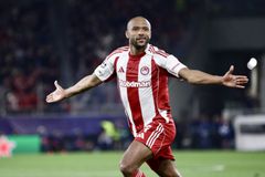 O Ελ Κααμπί ανανέωσε με τον Ολυμπιακό