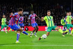 Στο μηδέν έμειναν Κρίσταλ Πάλας και ΑΕΚ Λάρνακας - Νίκη της Φιορεντίνα με 2-1 στις καθυστερήσεις επί της Ρακόβ