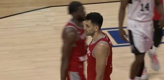 Νέα καλή εμφάνιση και double-double από τον Γιουρτσέβεν: Τα νούμερα του Τούρκου σέντερ (vid)