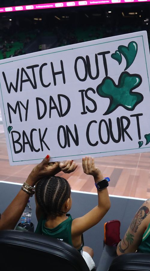 Ο ιδιαίτερος τρόπος που ο γιος του Ματίας Λεσόρ υποδέχθηκε την επιστροφή του πατέρα του στη δράση