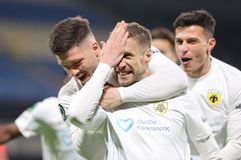 Κεφαλιά Βάργκα και προβάδισμα για την ΑΕΚ (Vid)