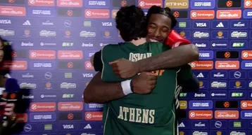 Η αγκαλιά Οσμάν - Λεσόρ στο flash interview (vid)