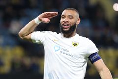 Δεν σταματιέται η ΑΕΚ που έκανε καρέ με τον Μουκουντι (vid)