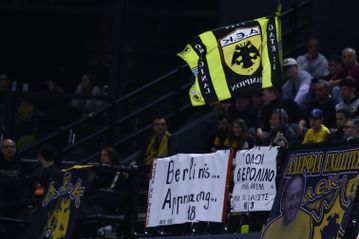 Μαζική στήριξη της ΑΕΚ στο Βερολίνο για τον «τελικό» με την Άλμπα