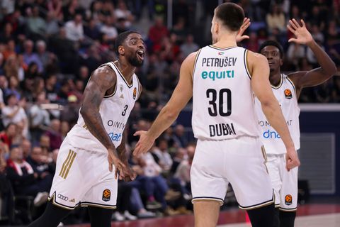 ΝΤΟΥΜΠΑΪ BC - ΜΠΑΣΚΟΝΙΑ