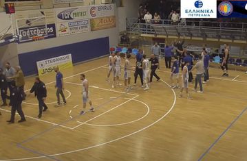 Β' Εθνική: Σοβαρά επεισόδια και εκκένωση γηπέδου στην αναμέτρηση Πανελευσινιακός - Πρωτέας Βούλας (vid)