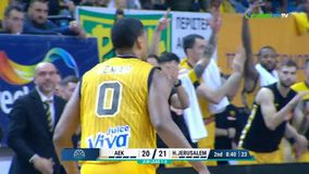 ΑΕΚ - Χάποελ: Μεγάλα τρίποντα από Φλιώνη και Λεμάρ