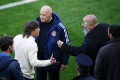 Ο Αλμέιδα έδωσε δίκιο στην ερώτηση του Καραπαπά - Ο Κοσμάς ευχαρίστησε τον Μαρινάκη για τη φιλοξενία