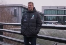 Η Audi σκέφτεται τα κριτήρια για τις θέσεις των οδηγών για το 2026 εν μέσω συζητήσεων με τον Μικ Σουμάχερ (vid)