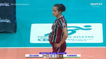 Απίστευτο: Αθλήτρια βόλεϊ αγωνίστηκε στον πέμπτο μήνα της εγκυμοσύνης της! (vid)