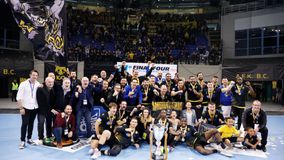 Ασυγκράτητη η ΑΕΚ, διέλυσε τα Βριλήσσια και κατέκτησε το Κύπελλο (vids+pics)