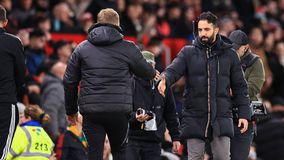 Νοσηλεύεται ο προπονητής της Νιούκαστλ και χάνει την αναμέτρηση με τον Ρούμπεν Αμορίμ