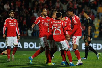 «Σκόνταψε» στο πέναλτι ο Παυλίδης αλλά... χαμογέλασε η Μπενφίκα