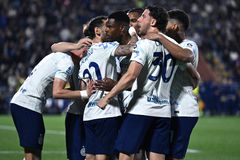 «Λύγισε» την Κόμο του Δουβίκα και κρατά γερά την κορυφή η Ίντερ