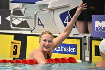 H «βασίλισσα» των σπριντ επέστρεψε στις πισίνες μετά την γέννηση του παιδιού της