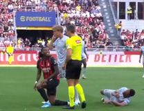 Ο Λεάο ειρωνεύτηκε τον διαιτητή αλλά του... κόπηκε το γέλιο