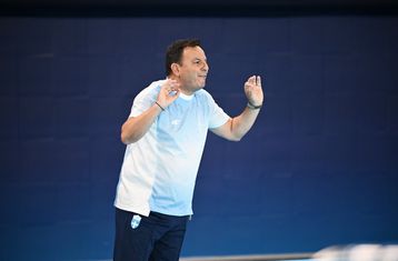 Βλάχος: «Ο κόσμος να αγαπήσει το πόλο – Οι αθλητές μου με εκπλήσσουν συνεχώς»