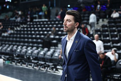 Ο Ταμπελίνι για διάδοχο του Γκόλεματς στην Nτουμπάι BC! (pic)