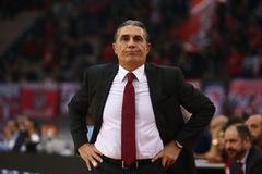 Έξαλλος ο Σκαριόλο με την απόλυση του Σφαιρόπουλου