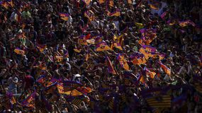 «Στη φυλακή!»: Οπαδοί της Μπαρτσελόνα στοχοποιούν παίκτη της Ρεάλ Μαδρίτης, εξαιτίας σκανδάλου με ανήλικη κοπέλα